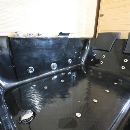 Derniere Reservations Avant Indisponibilite En Septembre Pour 12 Mois, Illimites Jacuzzi Spa Bain A Remous Interieur, Sauna Interieur, Parking Reserve, Vue Et Acces Parc, Prestations Uniques, 1Er Etage Corbeil-Essonnes Exterior foto